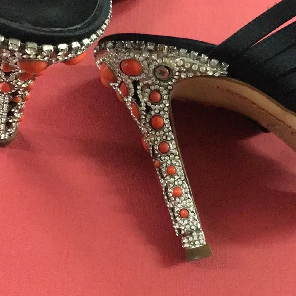 Valentino Gorgeous embellished shoe - Picture 8 of 11